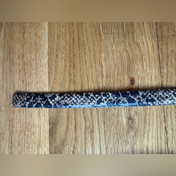 Lot of 5 women’s belts size Small — all leather! Pink, faux snake etc - Picture 12 of 16